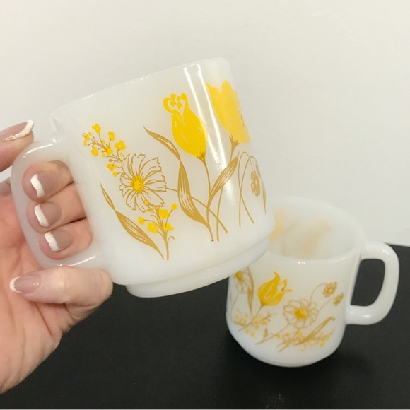 Vintage Glasbake Yellow Wild Flowers Set of 2 8oz Stackable Mugs - Picture 4 of 15